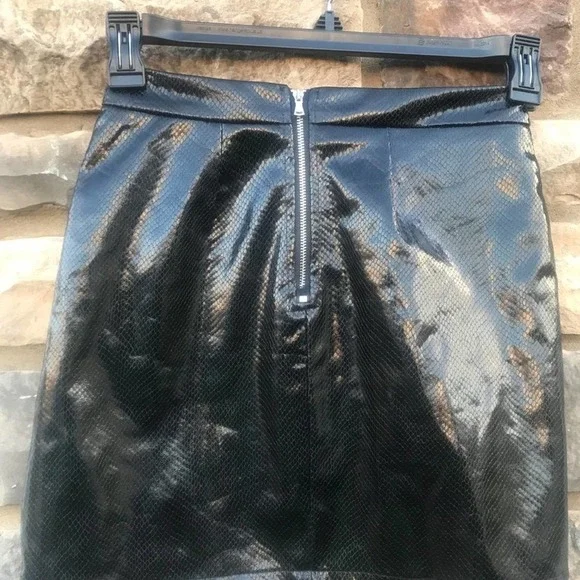 - Tiger Mist, Black embossed faux leather - Picture 9 of 9